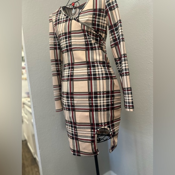 SHEIN Pink and Black Long Sleeve Bodycon Dress - Picture 4 of 6